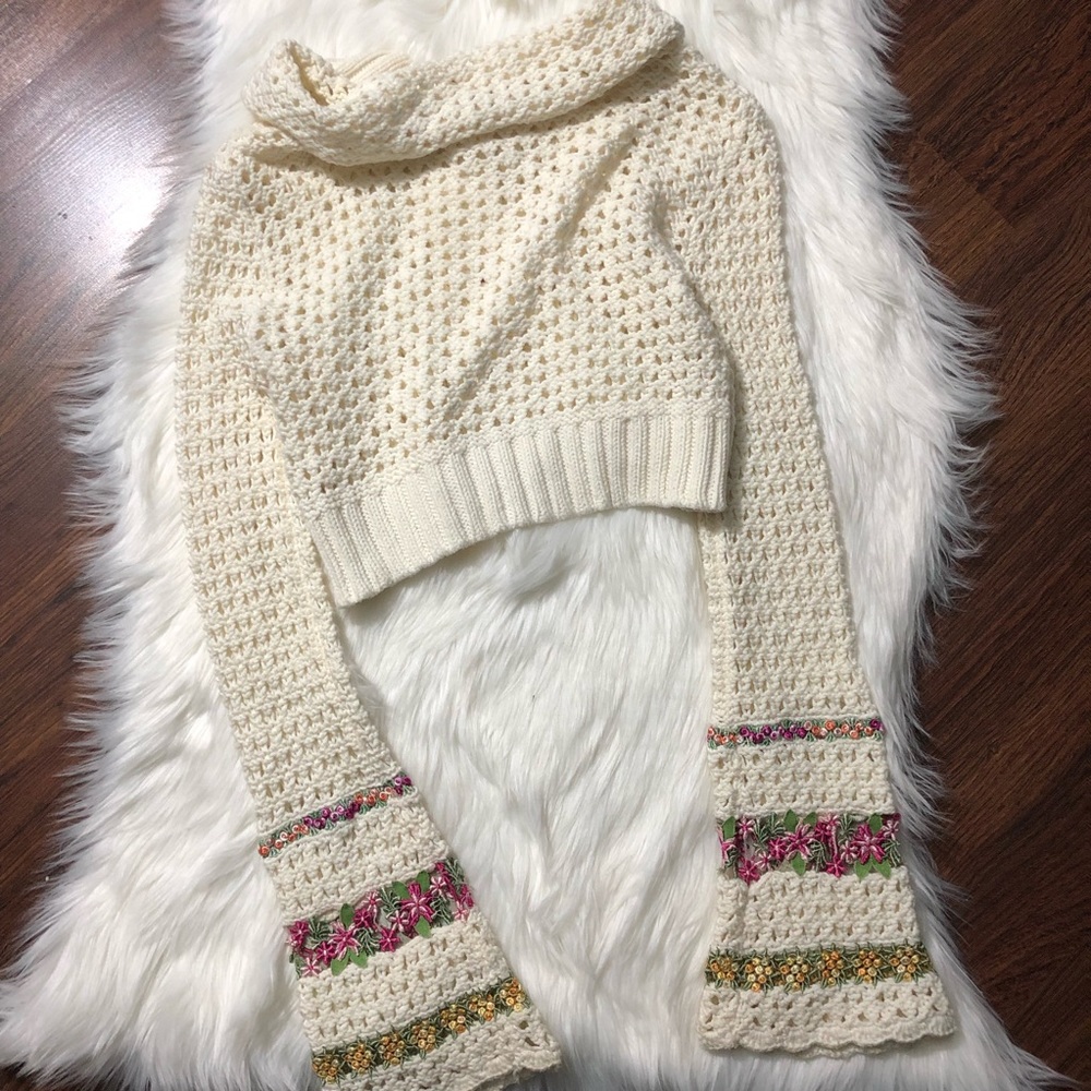 🌻SOLD🌻 Free People cropped crochet floral cardi - Picture 7 of 8